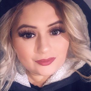 Meet your Posher, Celia